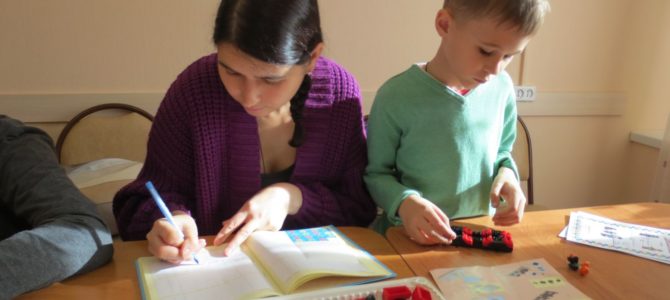3 ноября, занятие «Необычной школы» в Гуманитарном центре — библиотеке им. семьи Полевых. Фото